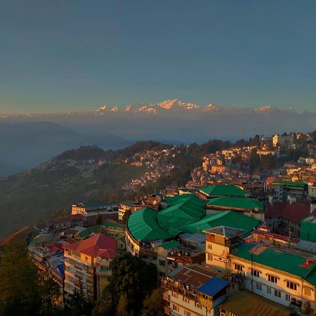 Summit Montana Suites & Spa At Mall Darjeeling  Bagian luar foto