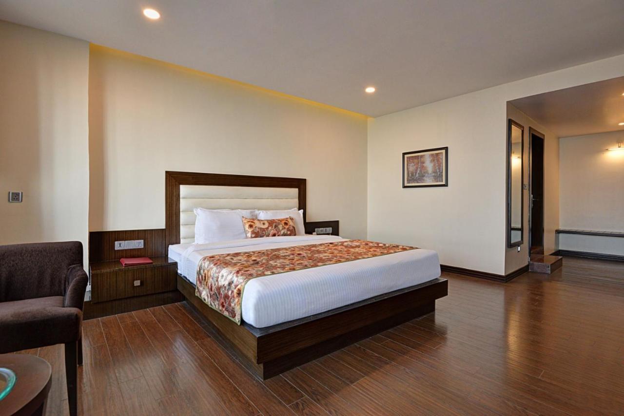 Summit Montana Suites & Spa At Mall Darjeeling  Bagian luar foto